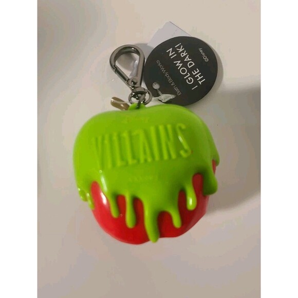 Evil Queen GITD Pocketbac Holder Disney Villains BBW Backpack CLIP GLOW NWT - Picture 2 of 2